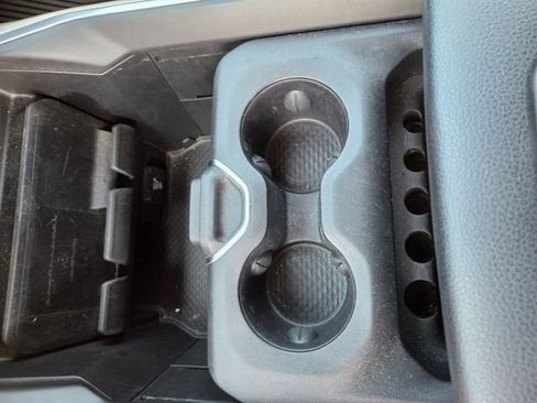 Used 2019 RAM 1500 Laramie AWD/4WD image 10