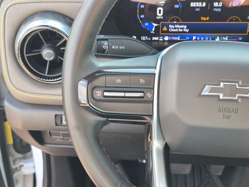 Used 2024 Chevrolet Colorado ZR2 w/ Technology Package AWD/4WD image 18