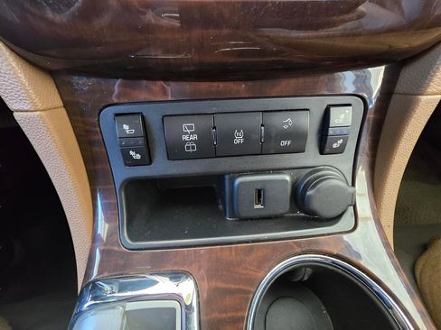 Used 2015 Buick Enclave Leather image 19