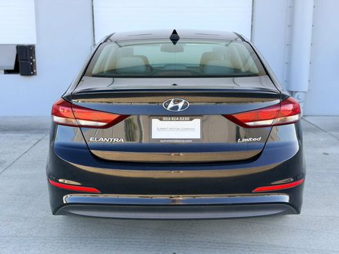 Used 2017 Hyundai Elantra Limited w/ Limited Tech Package 04 FWD image 4