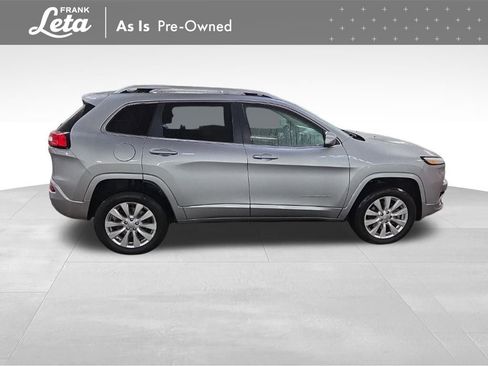Used 2017 Jeep Cherokee Overland image 17