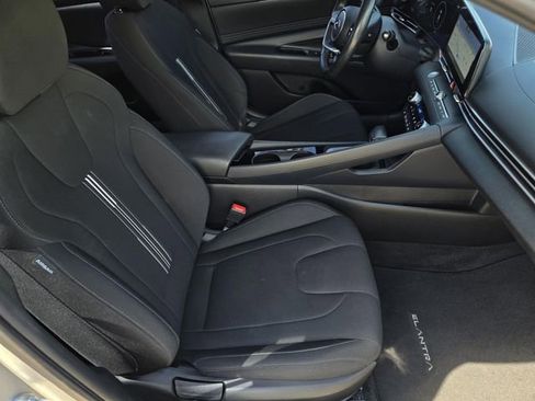 Used 2023 Hyundai Elantra SEL w/ Convenience Package image 29