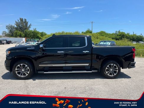 Used 2022 Chevrolet Silverado 1500 High Country w/ Z71 Off-Road Package AWD/4WD image 8