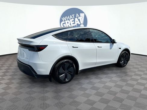 Used 2026 Tesla Model Y Long Range image 6