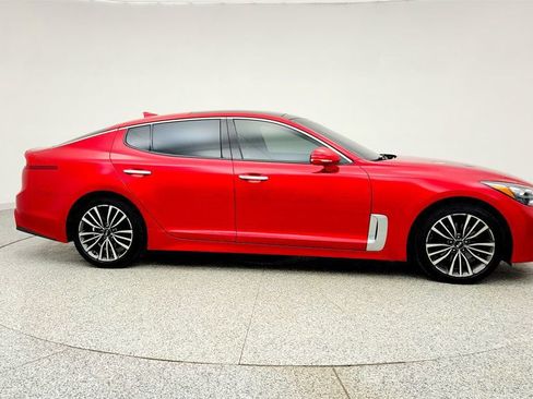 Used 2019 Kia Stinger Premium image 4