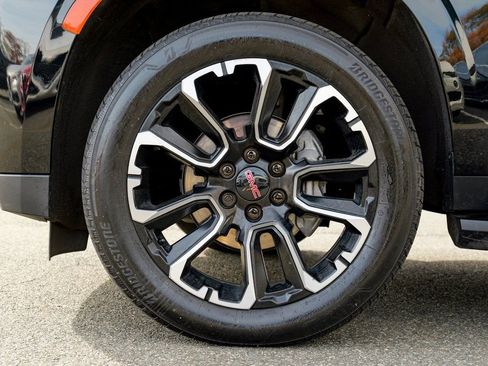 Used 2022 GMC Yukon XL Denali image 15