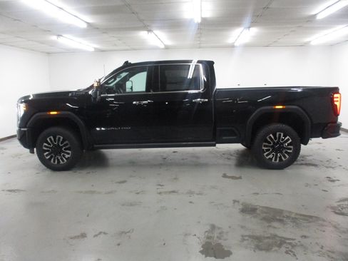 New 2026 GMC Sierra 2500 Denali Ultimate AWD/4WD image 12