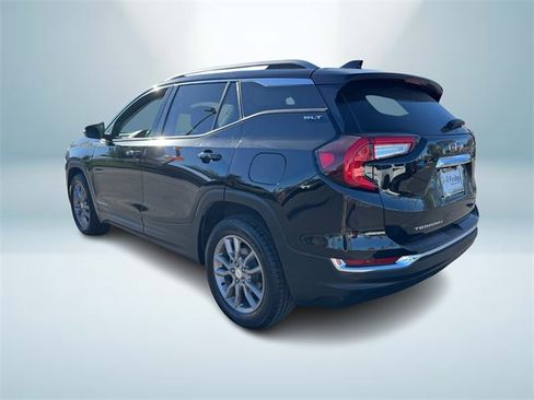 Used 2022 GMC Terrain SLT w/ Infotainment Package II image 4