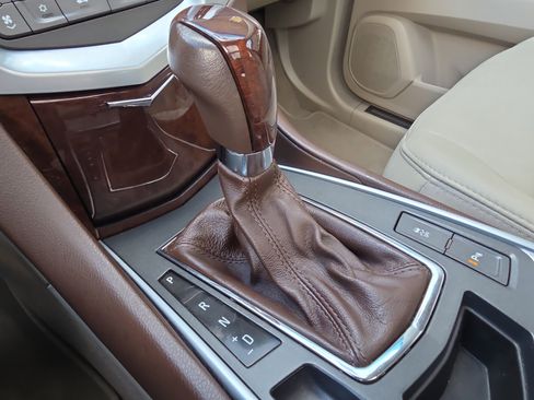 Used 2011 Cadillac SRX Luxury image 31