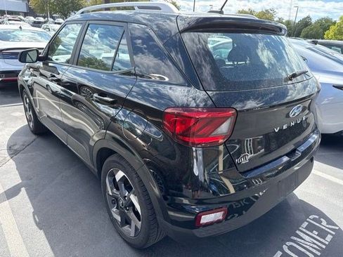 Used 2023 Hyundai Venue SEL w/ Cargo Package FWD image 5