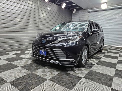 Used 2021 Toyota Sienna Limited AWD/4WD image 49