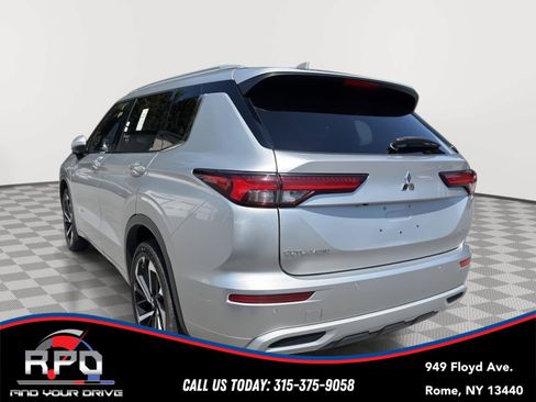 Used 2022 Mitsubishi Outlander SEL AWD/4WD image 2