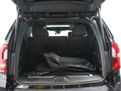 Used 2025 GMC Yukon Denali w/ Sun & Power Step Package AWD/4WD image 17