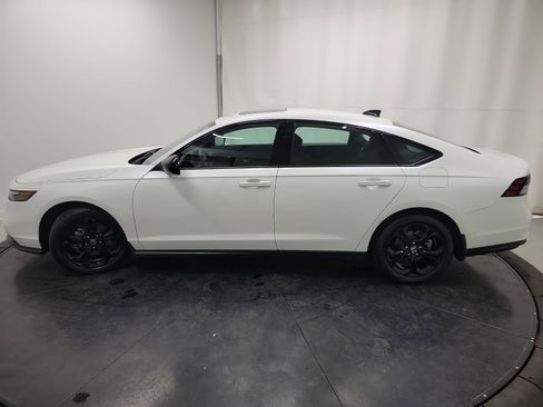 Certified 2025 Honda Accord SE image 5