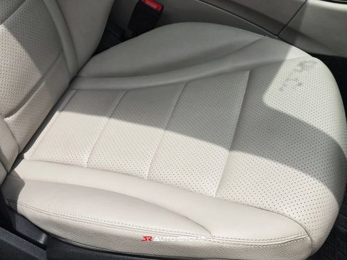 Used 2019 Mercedes-Benz C 300 4MATIC Sedan image 25