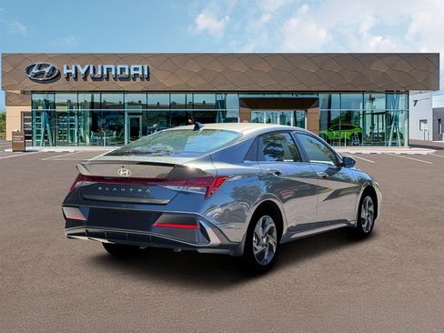 New 2026 Hyundai Elantra SEL Sport Premium FWD image 7