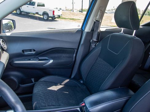 Used 2021 Nissan Kicks SV image 14