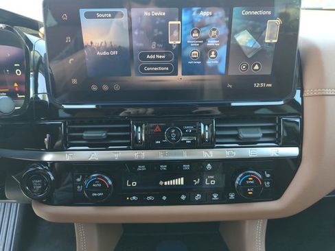 New 2026 Nissan Pathfinder Platinum FWD image 31