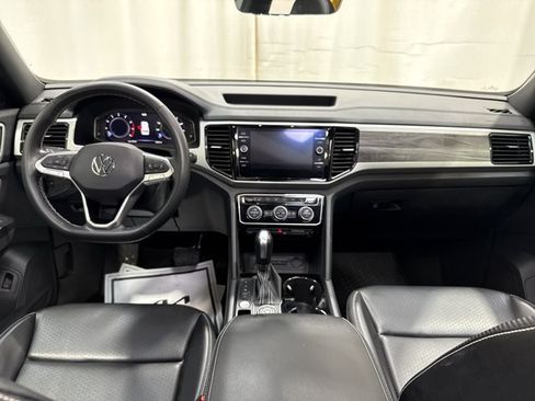 Used 2022 Volkswagen Atlas Cross Sport SE AWD/4WD image 15