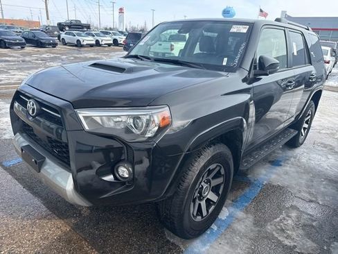 Used 2024 Toyota 4Runner TRD Off-Road Premium image 9