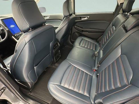 Used 2024 Ford Edge SEL w/ Sport Appearance Package AWD/4WD image 9
