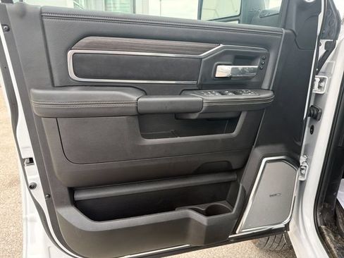 Used 2026 RAM 3500 Laramie AWD/4WD image 10