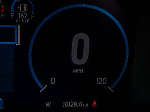 Used 2022 Ford F150 Lariat w/ Equipment Group 502A High image 17