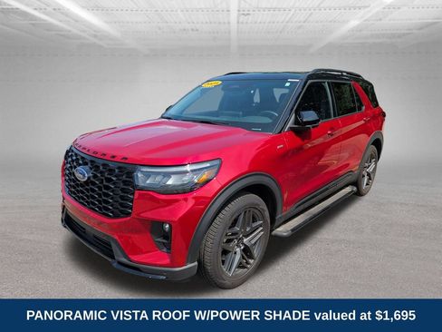 Used 2025 Ford Explorer ST-Line w/ Premium Package AWD/4WD image 3