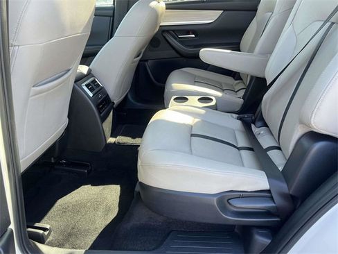 Used 2024 MAZDA CX-90 3.3 Turbo w/ Premium Package image 10