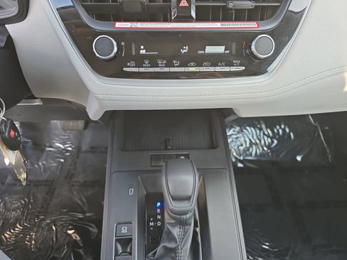 Used 2026 Toyota Corolla Cross L image 28