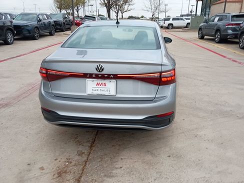 Used 2025 Volkswagen Jetta S image 10