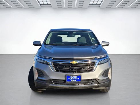 Used 2023 Chevrolet Equinox LT image 2