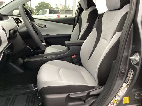 Used 2022 Toyota Prius LE FWD image 12