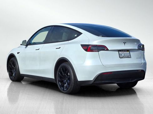 Used 2023 Tesla Model Y Long Range image 6