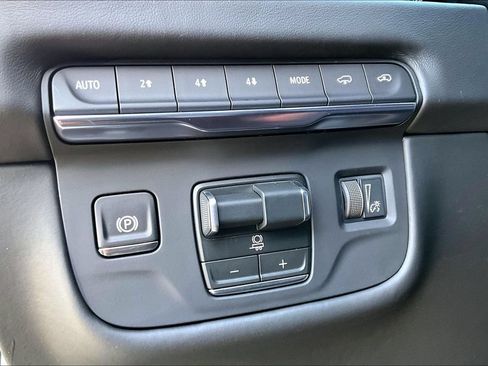 New 2026 Cadillac Escalade Platinum Sport AWD/4WD image 16