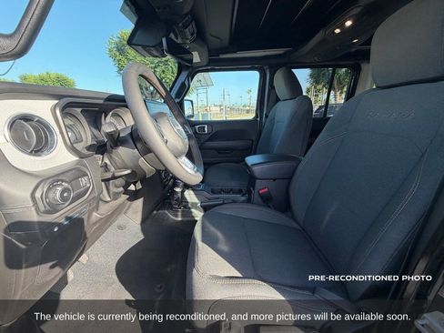 Used 2024 Jeep Wrangler Unlimited Sahara w/ Technology Group AWD/4WD image 11