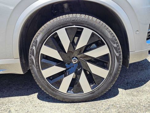 Used 2023 Volvo XC90 T8 Ultimate w/ Protection Package Premier AWD/4WD image 9