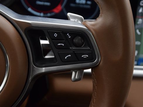 Used 2018 Porsche Panamera 4 image 26