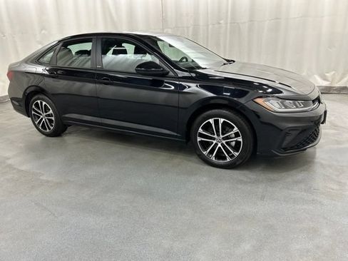 Used 2025 Volkswagen Jetta Sport FWD image 1