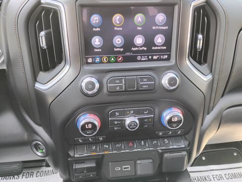 Used 2022 GMC Sierra 2500 AT4 w/ AT4 Preferred Package AWD/4WD image 15