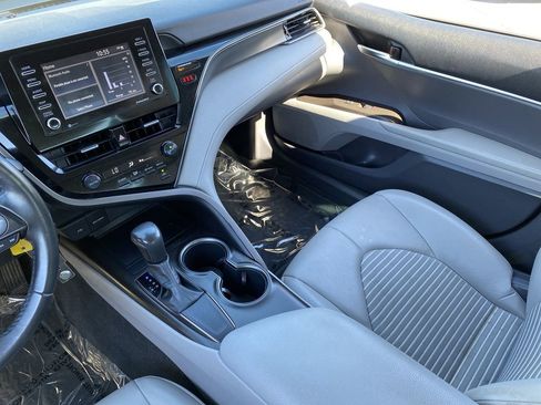 Used 2021 Toyota Camry SE w/ Carpet Mat Package (TMS) image 23