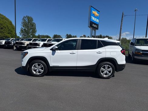 Used 2024 GMC Terrain SLE AWD/4WD image 8