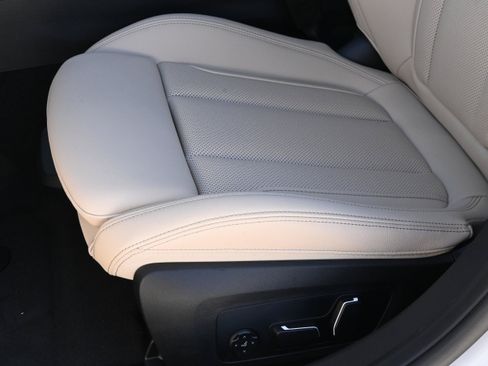 Used 2026 BMW 330i Sedan w/ Premium Package RWD image 23