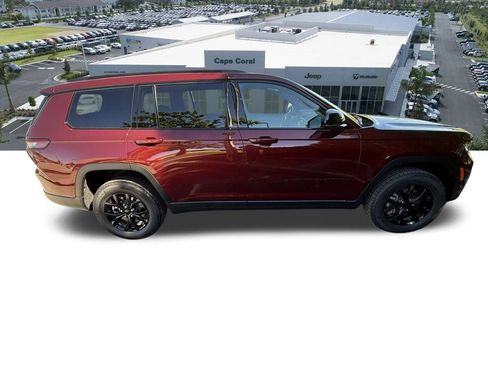 New 2025 Jeep Grand Cherokee L Altitude image 4