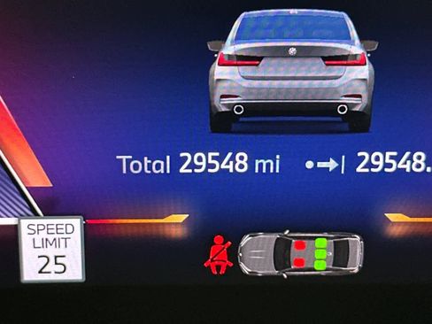 Used 2025 BMW 330i Sedan image 25