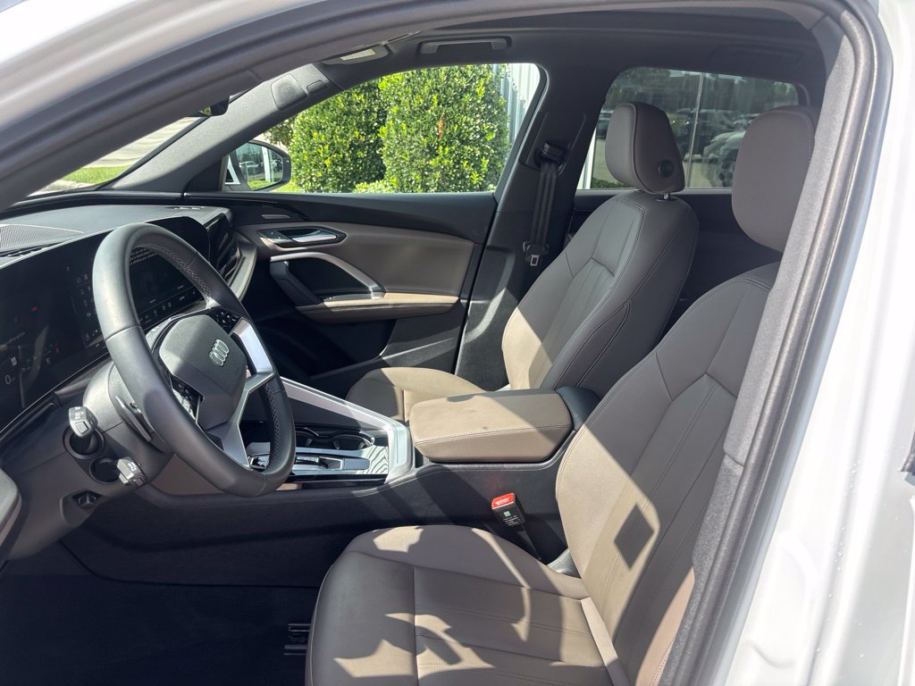 Used 2025 Audi Q5 Premium Plus w/ Premium Plus AWD/4WD image 21