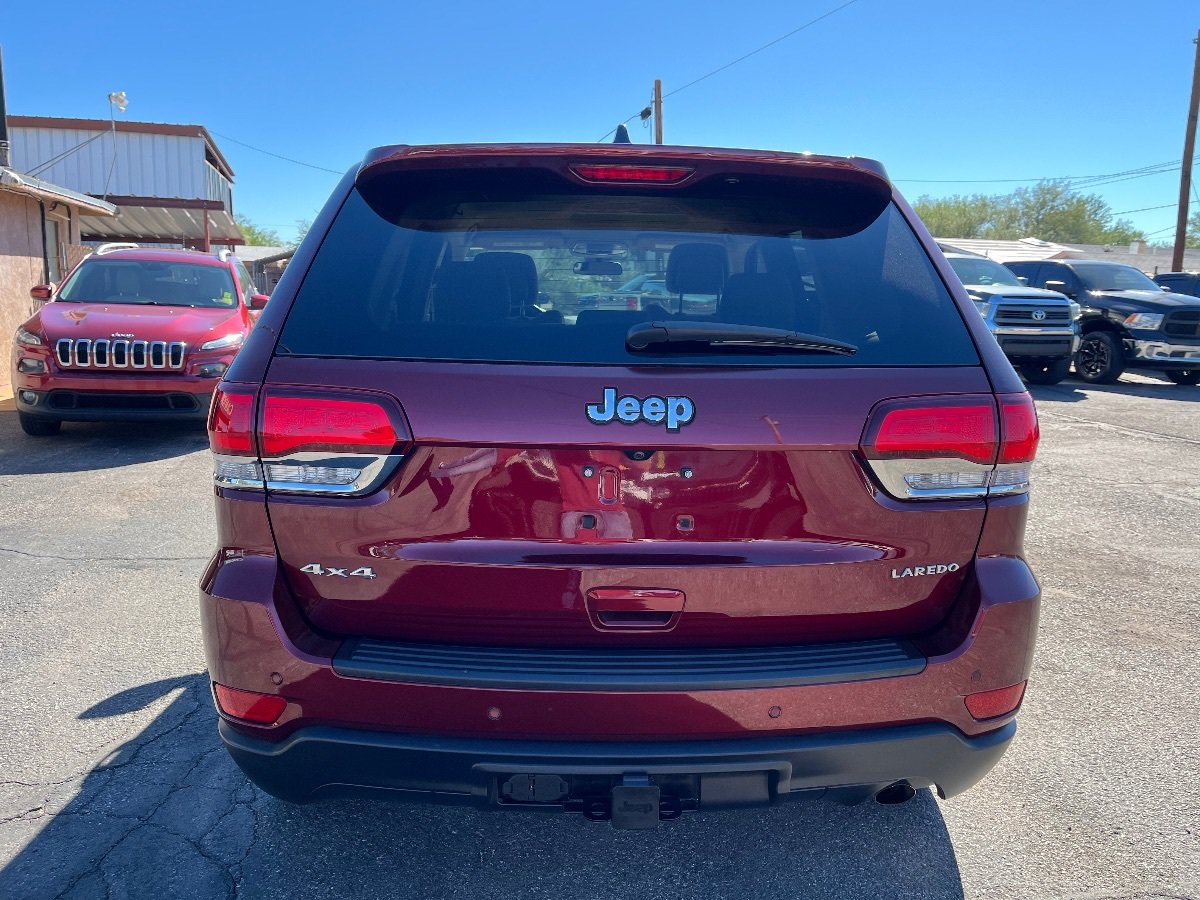 Used 2020 Jeep Grand Cherokee Laredo AWD/4WD image 6