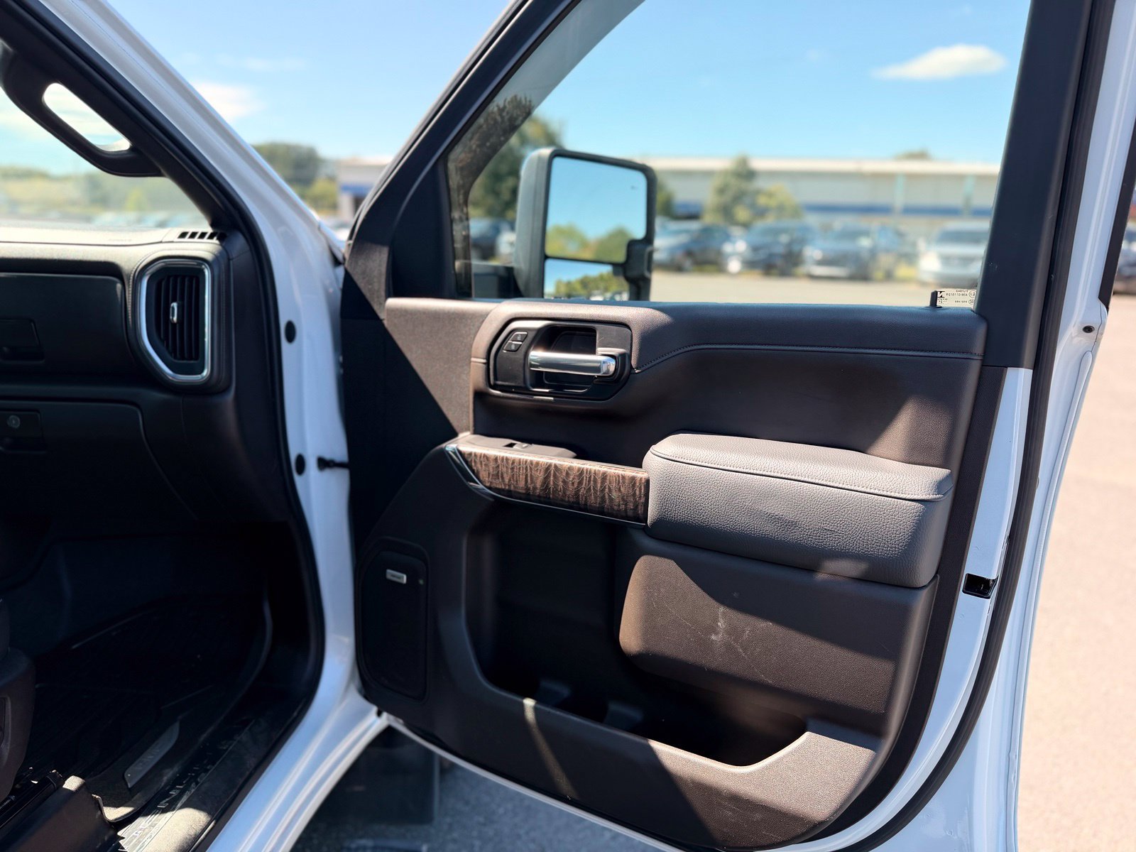 Used 2021 GMC Sierra 3500 Denali w/ Denali Ultimate Package AWD/4WD image 29