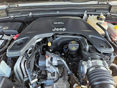 Used 2021 Jeep Wrangler Unlimited Sport AWD/4WD image 22