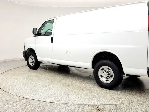 Used 2024 Chevrolet Express 2500 w/ Driver Convenience Package image 7